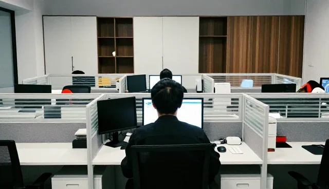 山西峰上名宅装饰设计有限公司持续优化软装搭配等，满足数字化需求